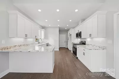 835A Wynnshire Drive, Hickory, NC 28601 - Photo 4