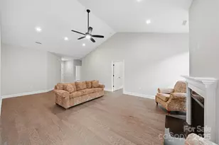 835A Wynnshire Dr, Hickory, NC 28601 - Photo 22