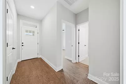 835A Wynnshire Drive, Hickory, NC 28601 - Photo 2