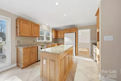 133 37th Avenue Place NW, Hickory, NC 28601 - Photo 16