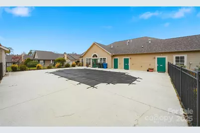 831B Wynnshire Drive, Hickory, NC 28601 - Photo 40