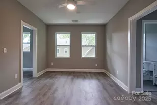 217 Circle Ave, Charlotte, NC 28207 - Photo 16