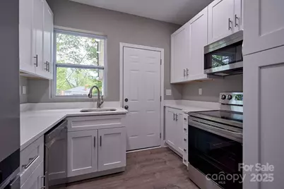 217 Circle Avenue, Charlotte, NC 28207 - Photo 14