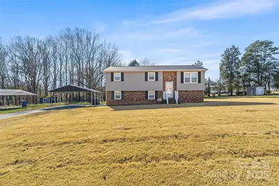 3261 Tolley Street, Claremont, NC 28610 - Photo 2