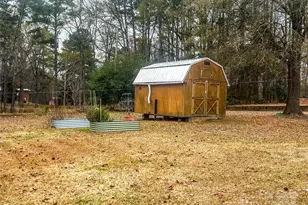 205 W Haywood Ln, Mount Gilead, NC 27306 - Photo 4