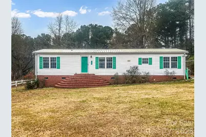 205 W Haywood Lane, Mount Gilead, NC 27306 - Photo 2