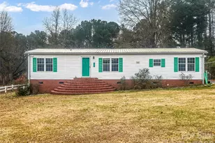 205 W Haywood Ln, Mount Gilead, NC 27306 - Photo 2