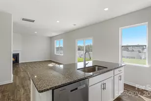 576 Country Oak Dr, Asheville, NC 28804 - Photo 6