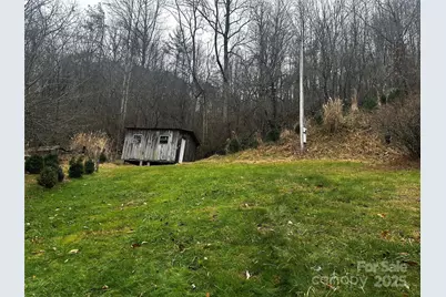 321 Raccoon Branch Road, Green Mountain, NC 28740 - Photo 14