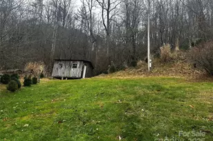 321 Raccoon Branch Rd, Green Mountain, NC 28740 - Photo 14