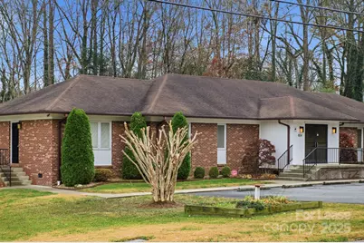 824 Lower Creek Drive NE, Lenoir, NC 28645 - Photo 4