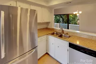 7825 Renaissance Ct, Charlotte, NC 28226 - Photo 12