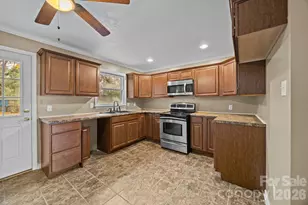 1158 Sunset Ct, Conover, NC 28613 - Photo 14