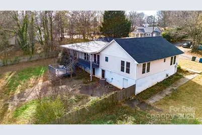 1604 4th Street NE, Hickory, NC 28601 - Photo 2