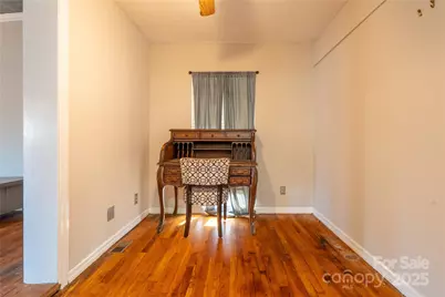 1604 4th Street NE, Hickory, NC 28601 - Photo 14