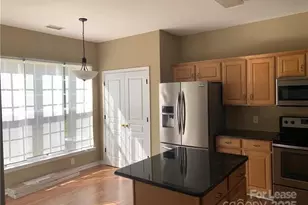 8419 Heron Glen Dr, Charlotte, NC 28269 - Photo 4