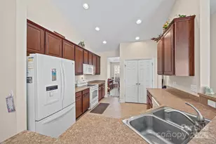 11911 Carolina Blossom Ln, Pineville, NC 28134 - Photo 8