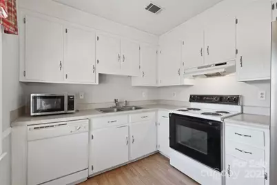 9901 Arbordale Avenue, Charlotte, NC 28215 - Photo 6