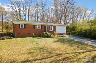 308 Hubbard St, Lincolnton, NC 28092 - Photo 2