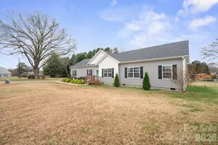 486 Stutts Rd, Mooresville, NC 28117 - Photo 2