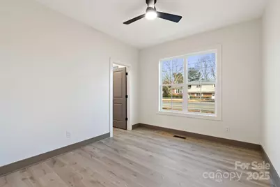 194 N Peace Haven Road, Winston Salem, NC 27104 - Photo 28