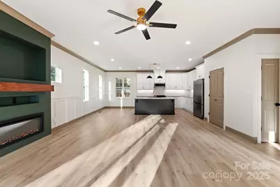 194 N Peace Haven Road, Winston Salem, NC 27104 - Photo 10