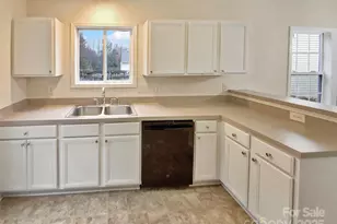 1214 Triece Ln, Charlotte, NC 28215 - Photo 4