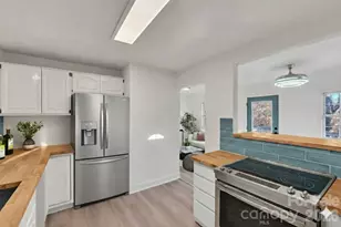 49 E Livingston St, Tryon, NC 28782 - Photo 2