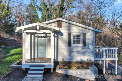 49 E Livingston Street, Tryon, NC 28782 - Photo 2