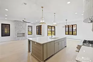 923 Laurel Creek Ln, Charlotte, NC 28211 - Photo 20