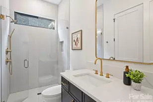 923 Laurel Creek Ln, Charlotte, NC 28211 - Photo 22