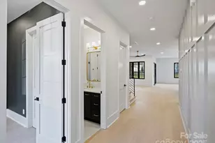 923 Laurel Creek Ln, Charlotte, NC 28211 - Photo 4