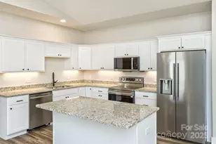 115 Peyton Elaine Rd, Clyde, NC 28721 - Photo 8