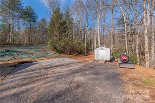 2746 Turnpike Rd, Horse Shoe, NC 28742 - Photo 20