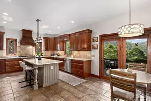 37 Enclave Dr, Waynesville, NC 28786 - Photo 2