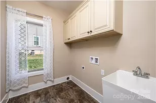 3911 13th St NE, Hickory, NC 28601 - Photo 46