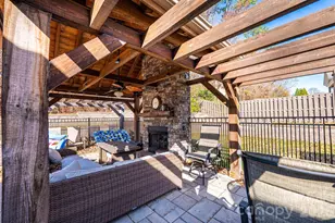 3911 13th St NE, Hickory, NC 28601 - Photo 8