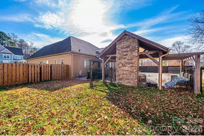 3911 13th Street NE, Hickory, NC 28601 - Photo 6