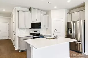 6122 Starview Ter, Charlotte, NC 28216 - Photo 4