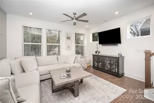 4004 Capital Rdg Ct, Charlotte, NC 28205 - Photo 12