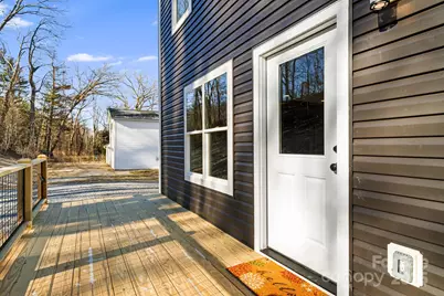 386 Holtzclaw Street, Canton, NC 28716 - Photo 6