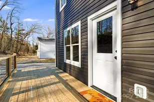 386 Holtzclaw St, Canton, NC 28716 - Photo 6