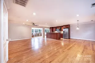 1060 26th Ave NE, Hickory, NC 28601 - Photo 4