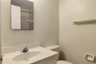 9500 Shannon Green Dr, Charlotte, NC 28213 - Photo 18