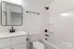 6133 Eagle Peak Dr, Charlotte, NC 28214 - Photo 32