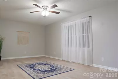 525 12th Street SW #26, Hickory, NC 28602 - Photo 4