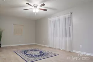 525 12th Street SW, Hickory, NC 28602 - Photo 2