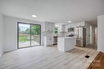 1500 19th Avenue Place NE, Hickory, NC 28601 - Photo 10