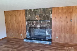 1375 E US Hwy 19E Hwy, Burnsville, NC 28714 - Photo 32