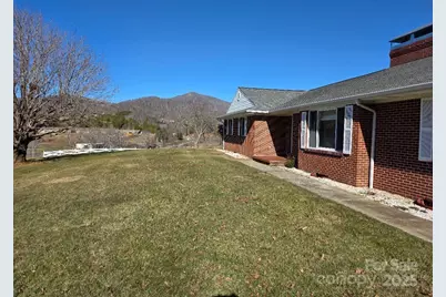 1375 E US Highway 19E Highway, Burnsville, NC 28714 - Photo 4